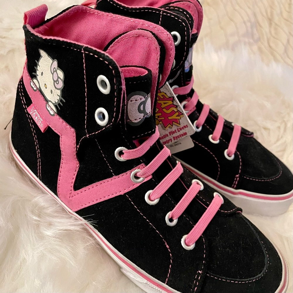 Brand New Limited Edition Hello Kitty High Top Vans “Easy-On” for Kids
